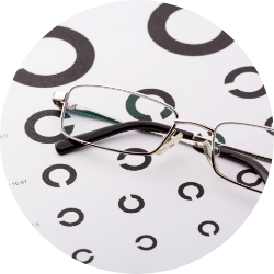 시력검사표와 안경
